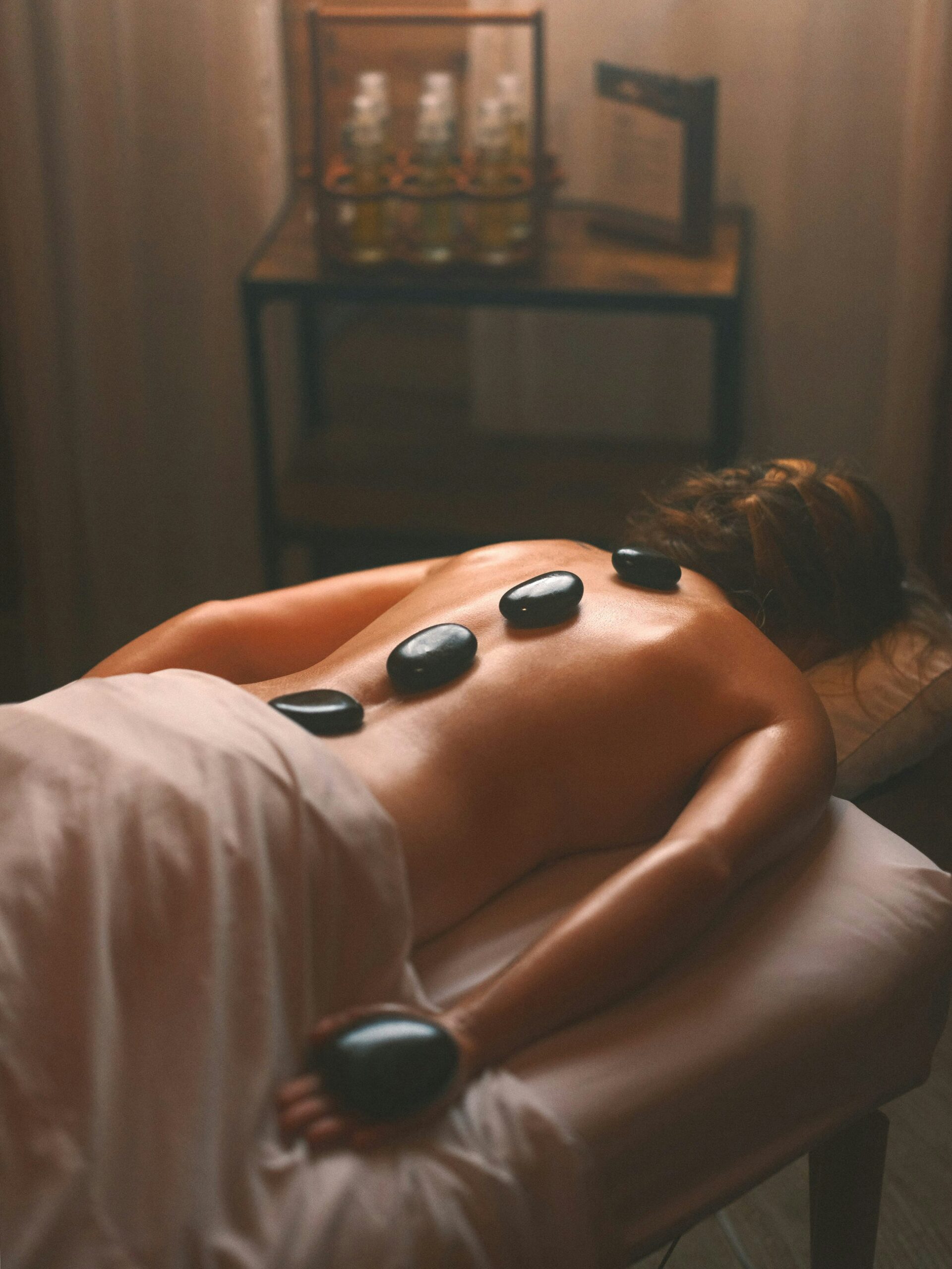 Massage aux pierres chaudes